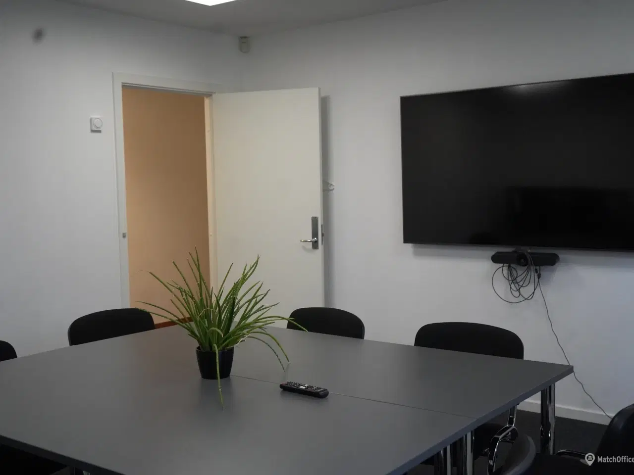 Billede 1 - Professionelt mødelokale i Business Park East – Perfekt til erhvervsmøder