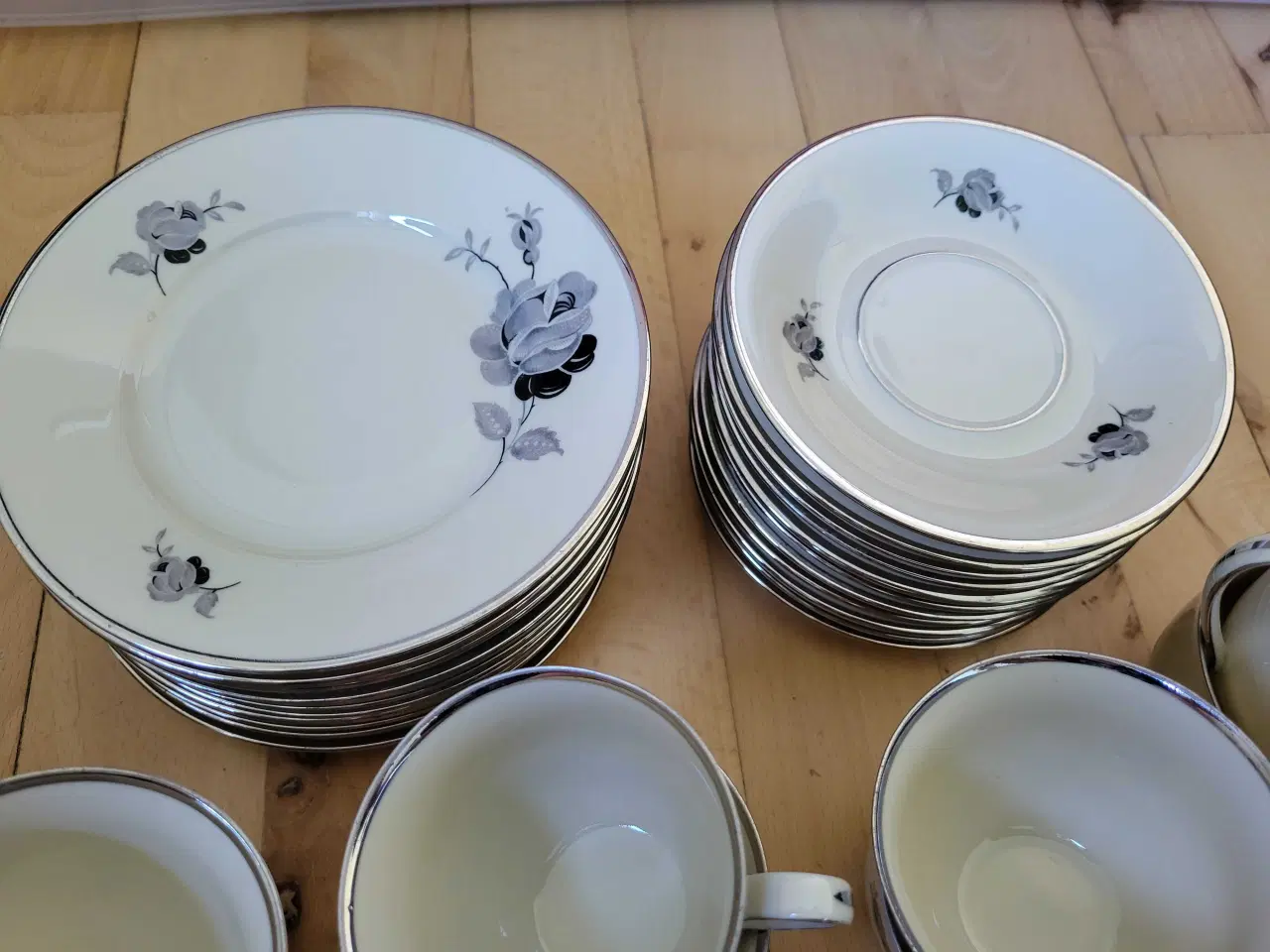 Billede 2 - Antik sort rose porcelæn 