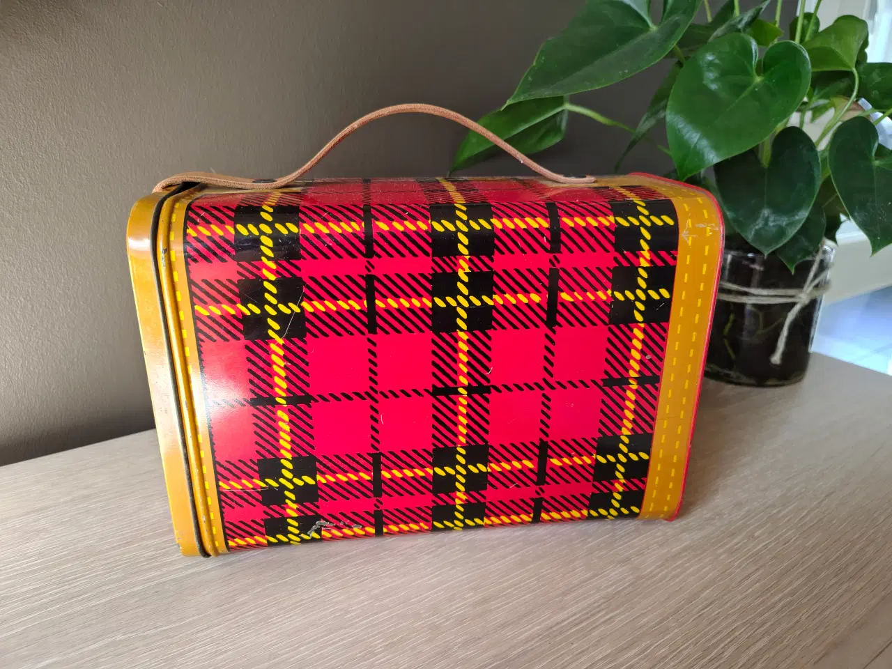 Billede 1 - Fin retro madkasse i metal