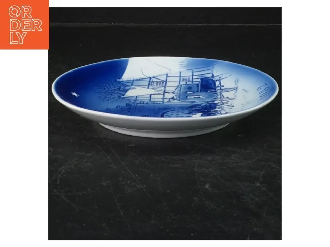 Billede 3 - H.C. Andersen juleplatte 1982 fra Porcelænsfabrikken Désirée (str. Ø 19 cm)