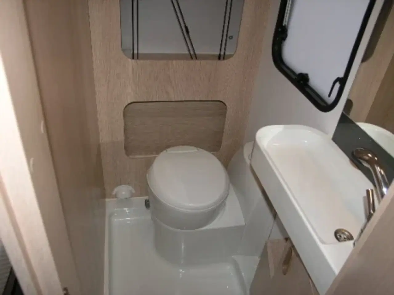 Billede 9 - Adria Aviva 472 PK