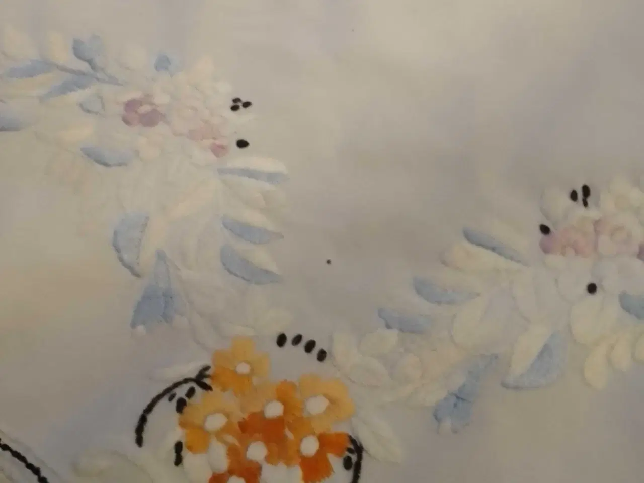 Billede 3 - Broderet oval dug vintage