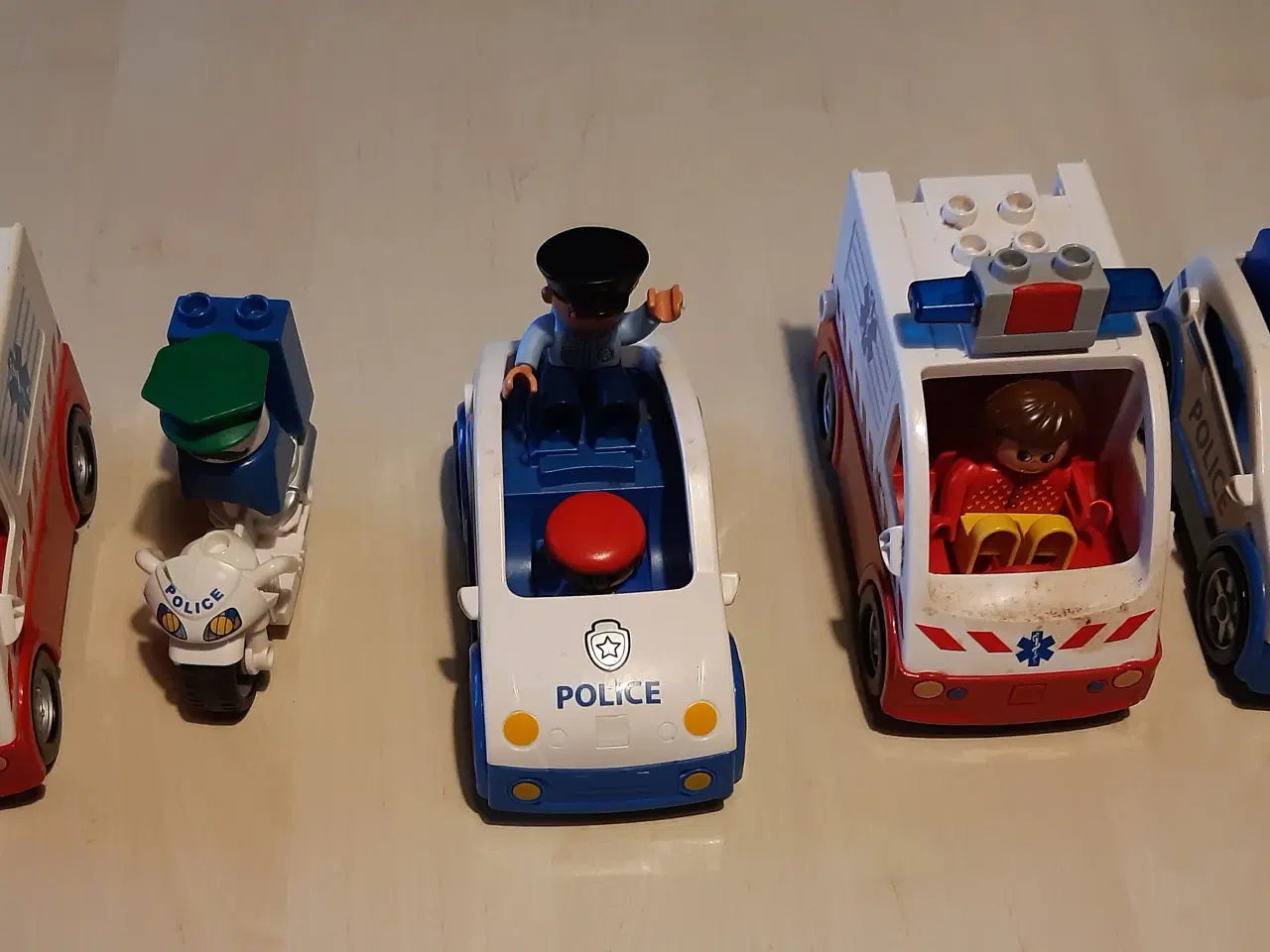 Billede 1 - Politi og ambulancer