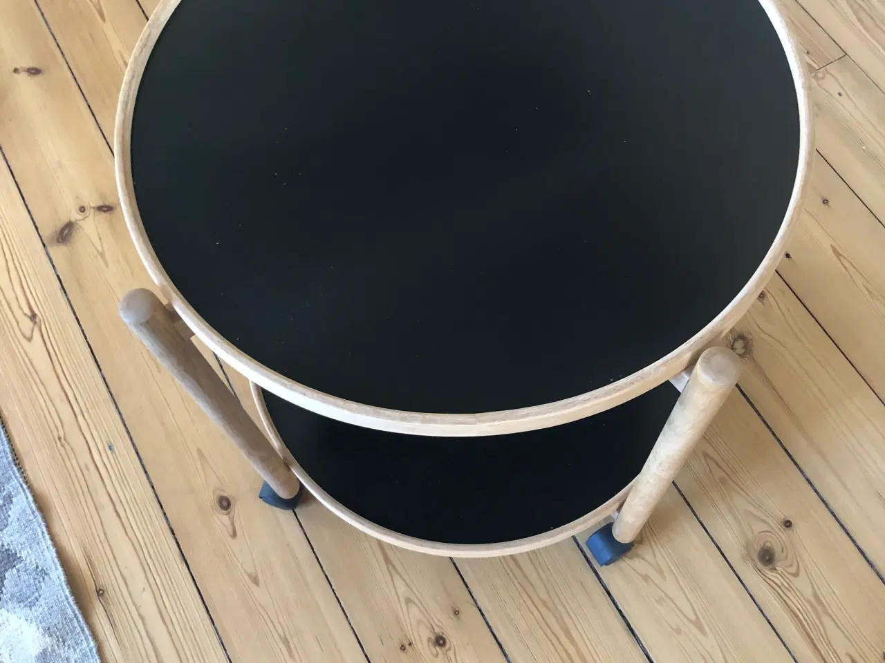 Billede 2 - Bakkebord på hjul
