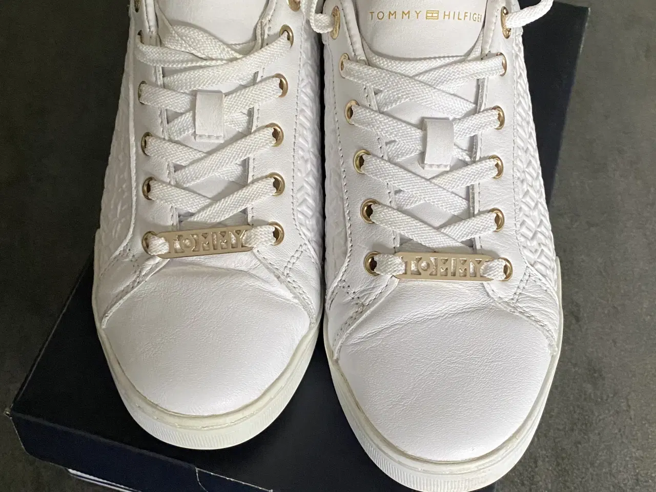Billede 6 - Super fede sneakers med guld detaljer😍🤗