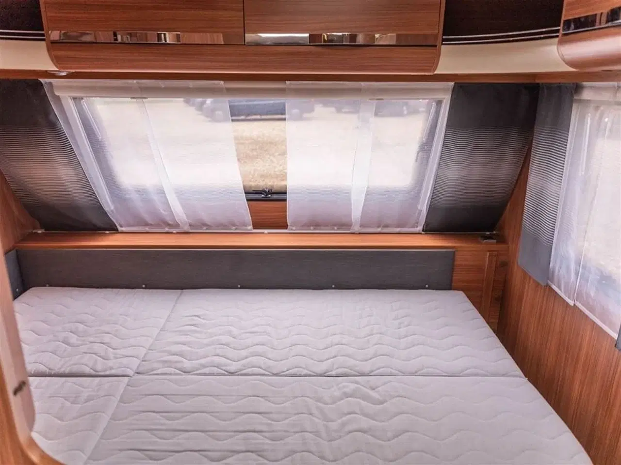 Billede 21 - 2013 - Adria Adora 563 PT   Rigtig fin vogn med køjer og dobbeltseng