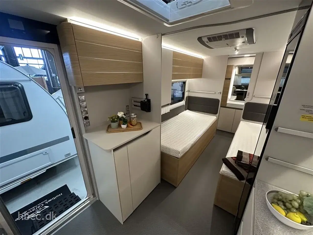 Billede 4 - 2024 - Adria Adora 572 UT Selected Edition   Adria Adora 572 UT Selected Edition (2024) – SPAR 10.000KR