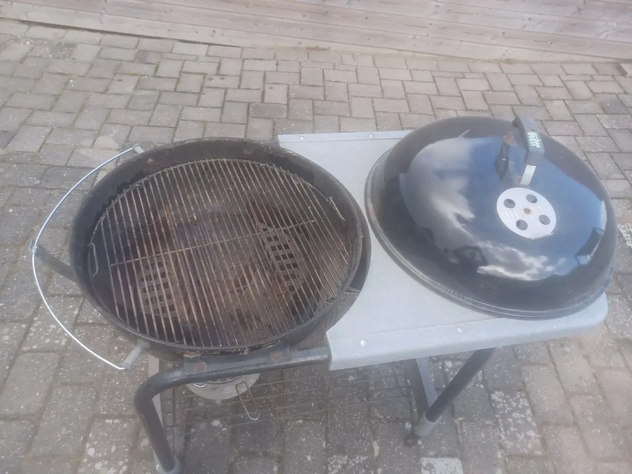Billede 2 - Weber med bord.