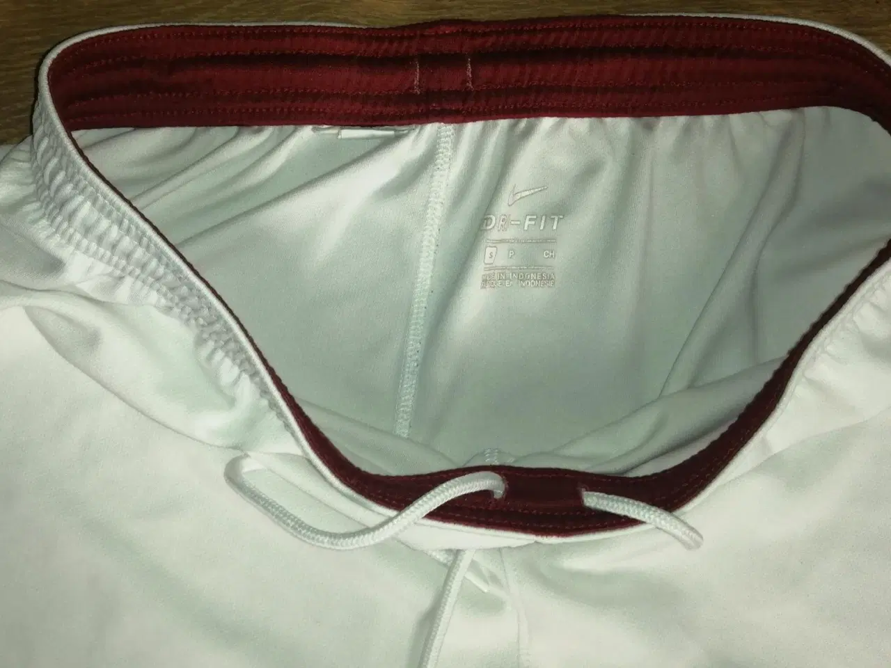 Billede 2 - A.S. ROMA SHORTS, STR. S, I FLOT STAND
