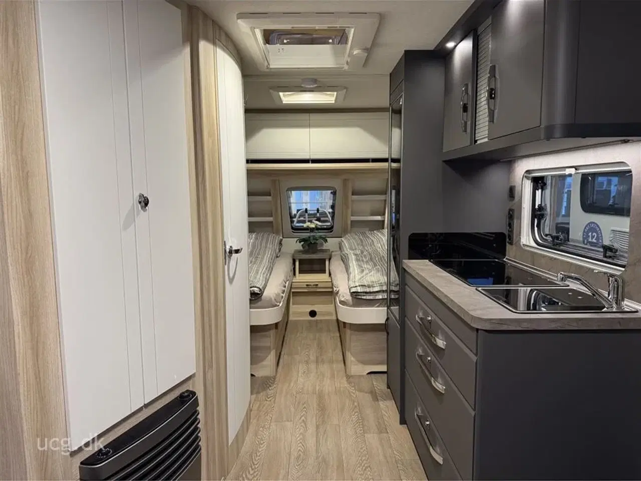 Billede 10 - 2026 - Hobby De Luxe 495 UL Prisen er inkl. klargøring, gastest, fugttest, syn og nummerplade.