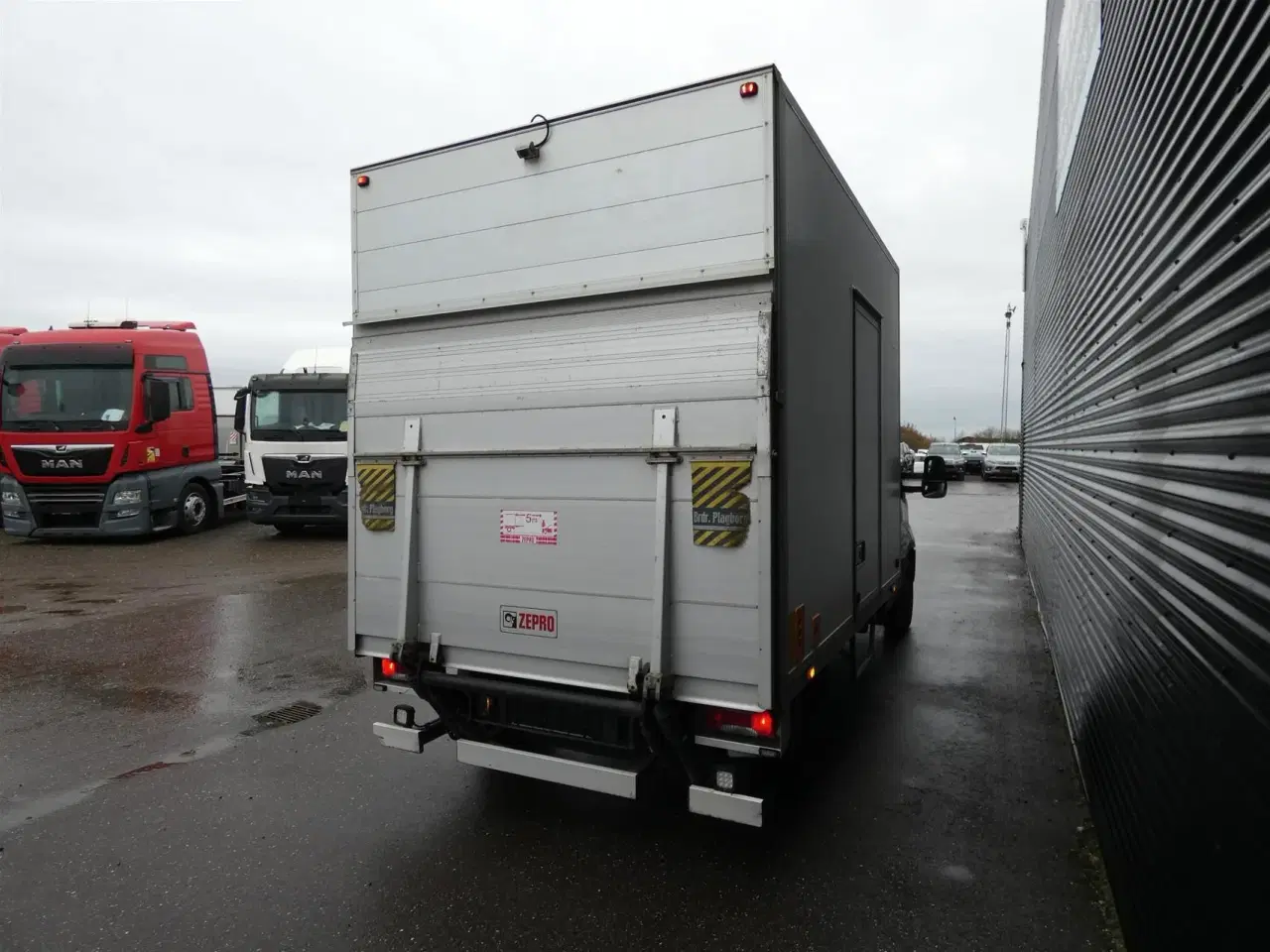 Billede 7 - Iveco Daily 35S16 3750mm 2,3 D BROBIL m/Alukasse med lift Hi-Matic 156HK Ladv./Chas. Aut.