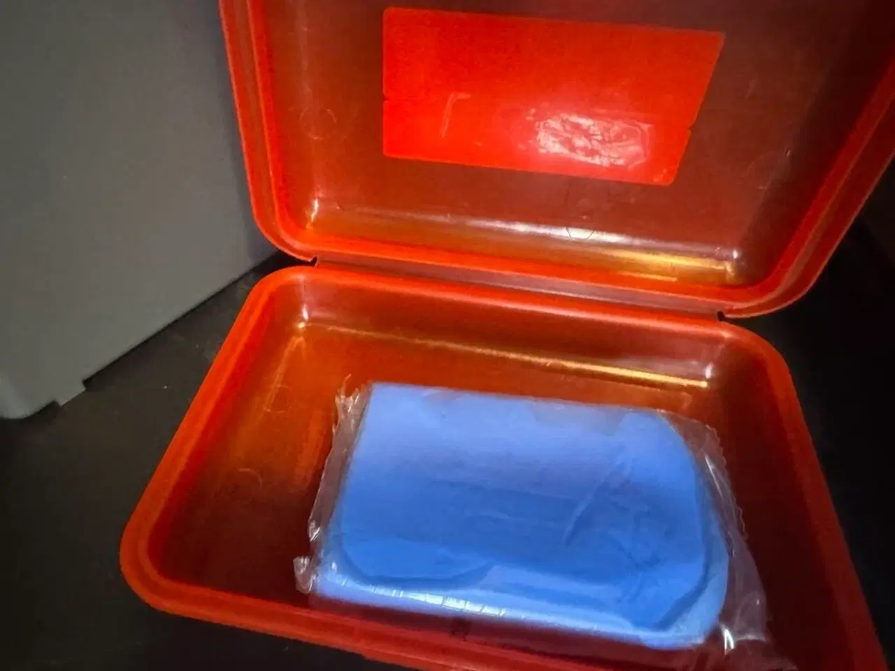 Billede 9 - 4 stk. Stålreoler med indhold