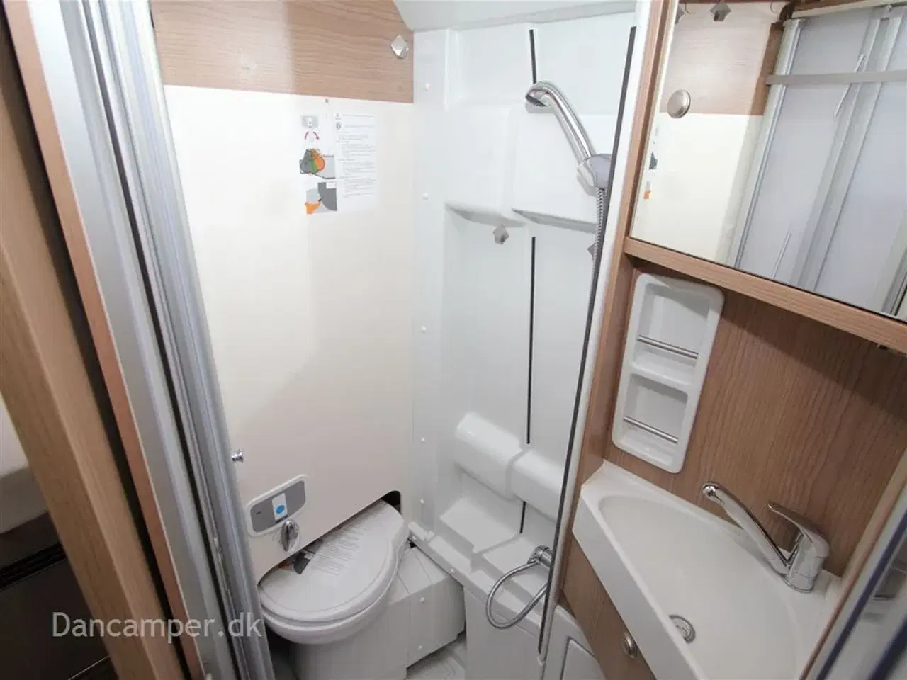 Billede 17 - 2019 - Carthago van 640 LE Chaming Carthago Charming, Luksusvan godt udstyret - Enkeltsengsmodel. 150Hk Automatgear - Solcelle - inverter mm.