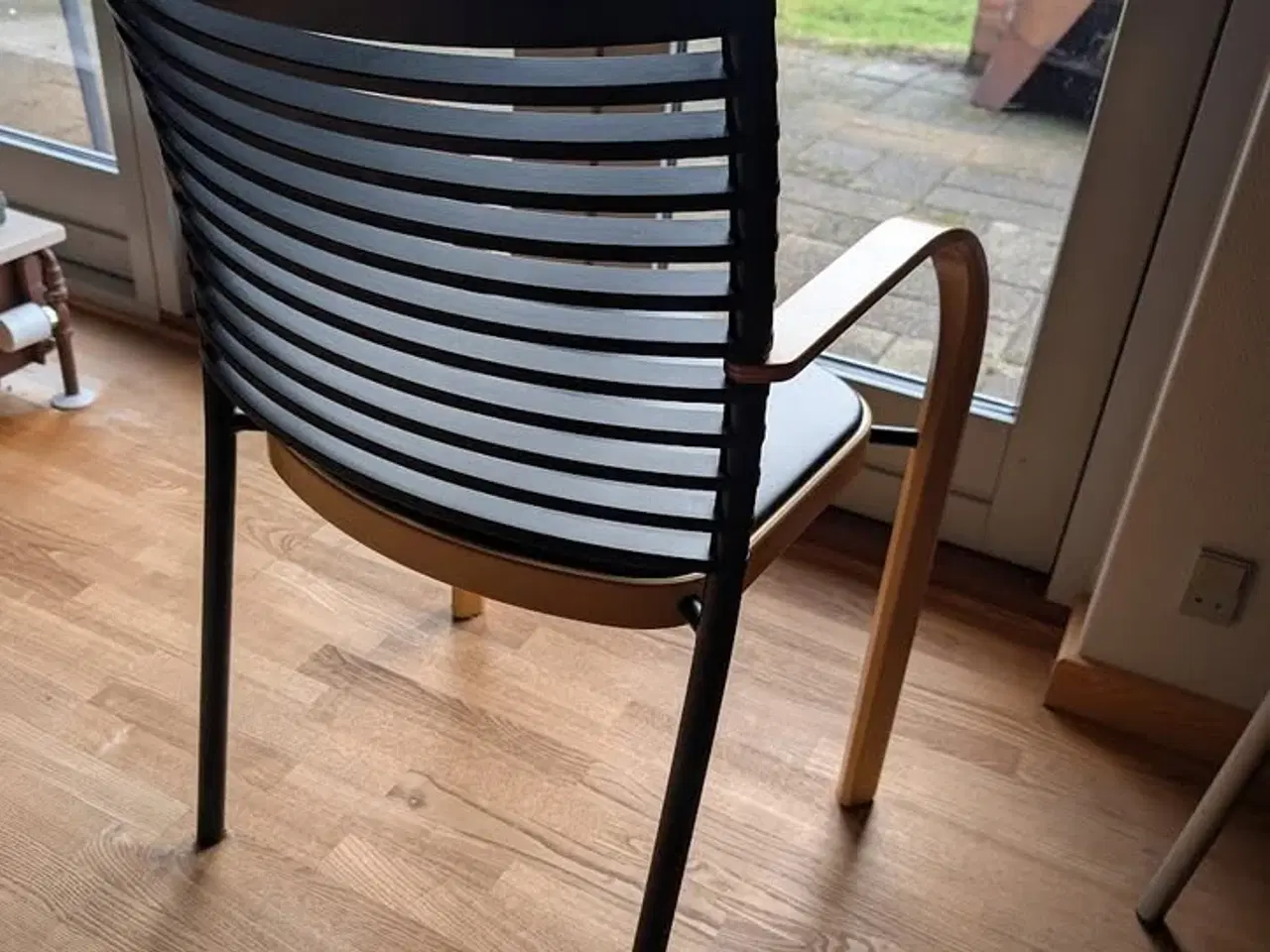 Billede 4 - Magnus Olesen stole 6 stk. + bord m. tillægsplader