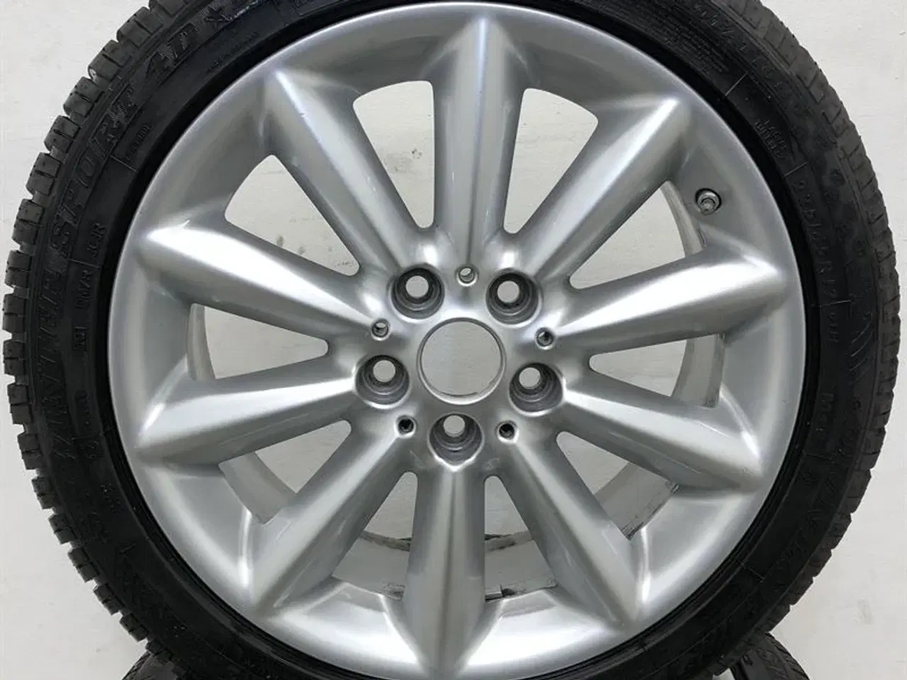 Billede 2 - 17" Org. BMW Alufælge med dæk "Vent Spoke 518" A62533 F45 SAT F46 MPV F54 F45 SAT LCI F46 MPV LCI F54LCI