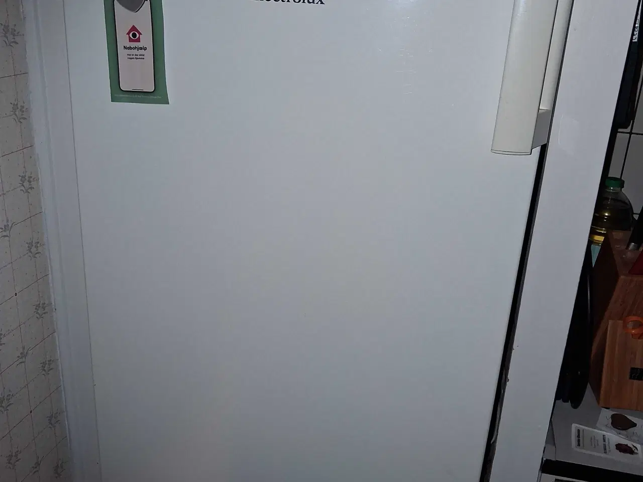 Billede 1 - Super velholdt køleskab med lille fryser i