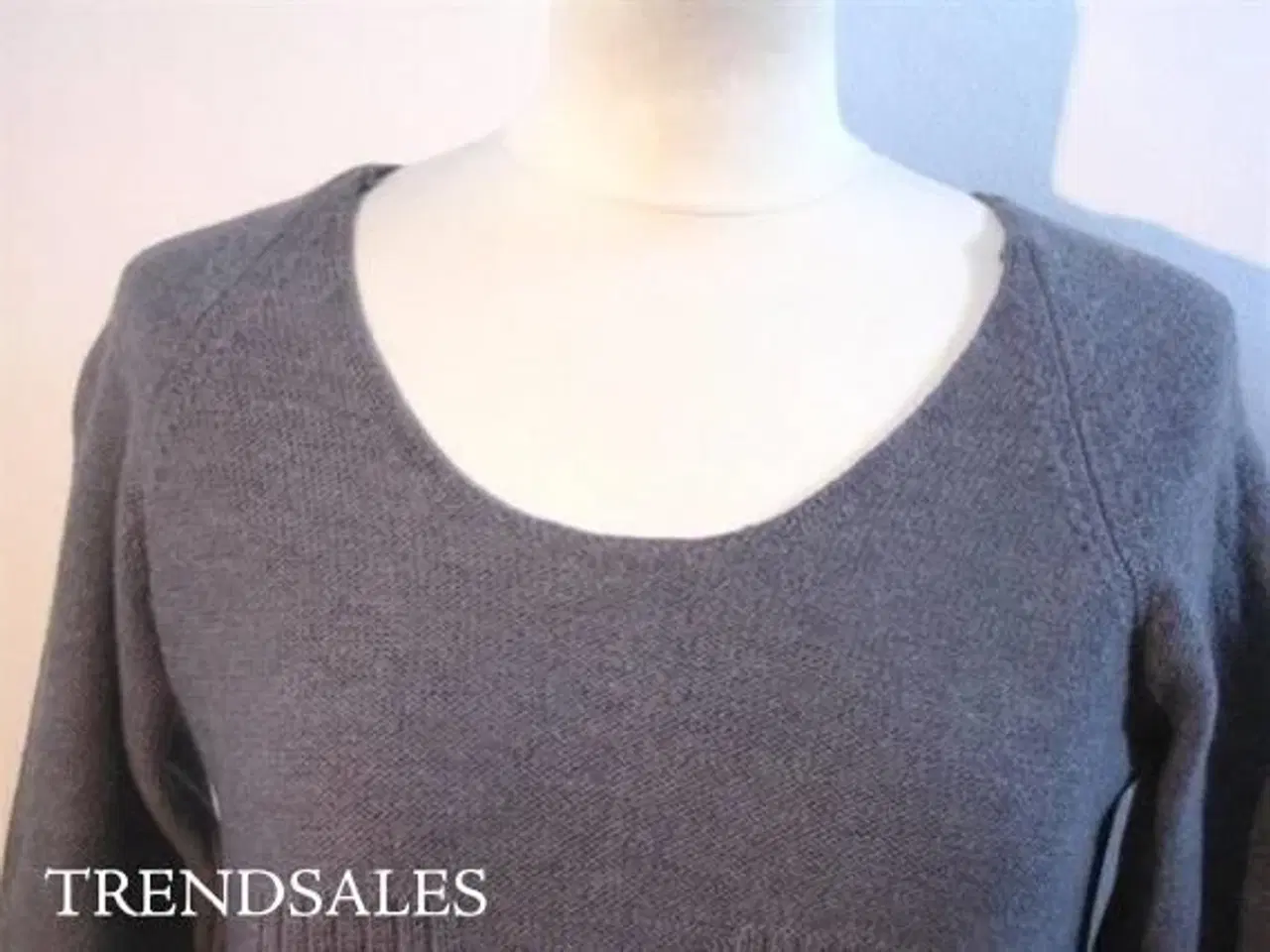 Billede 2 - Cacharel, strikbluse, str 36