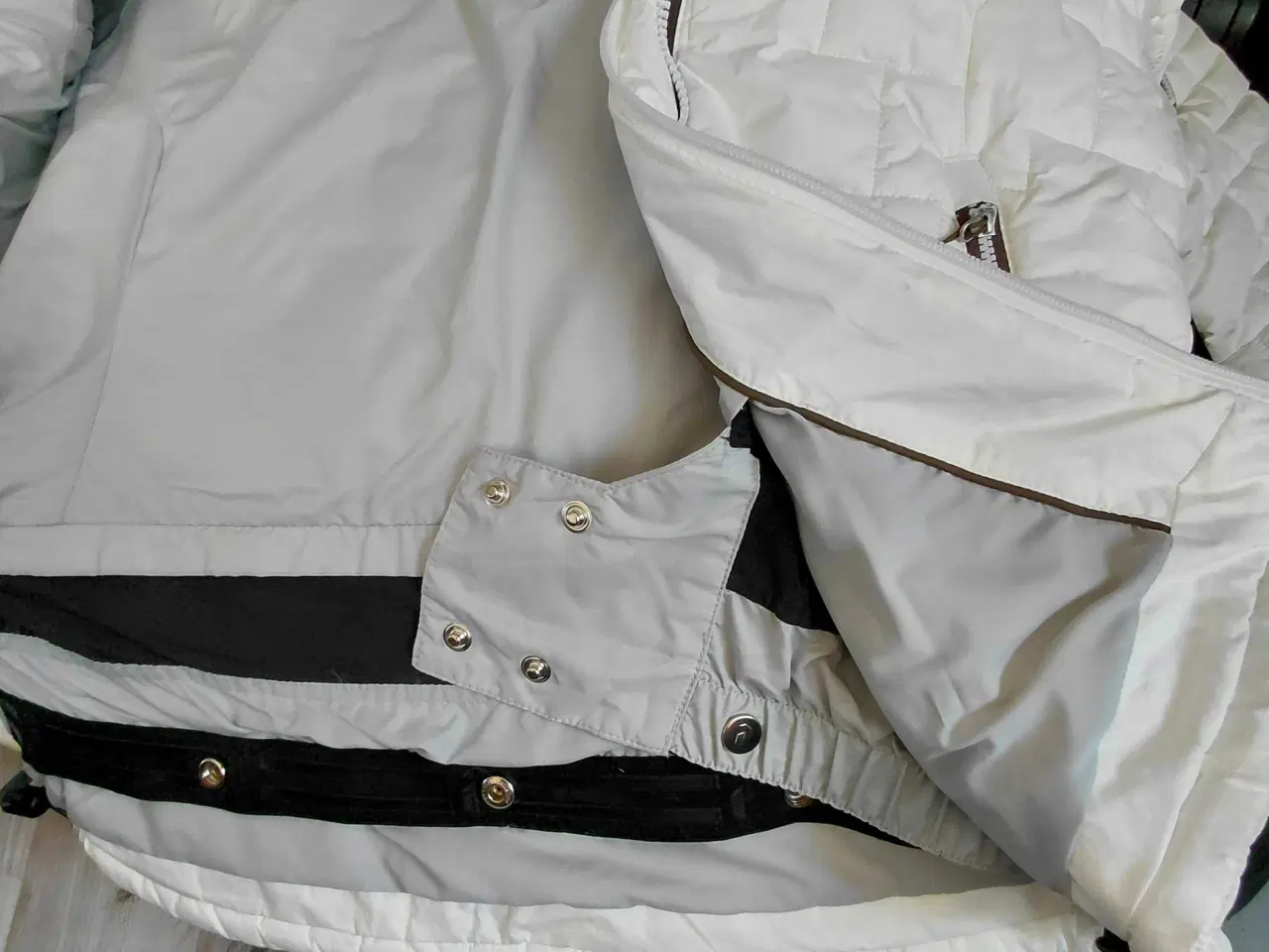 Billede 7 - Vinter jakke med masse af detaljer