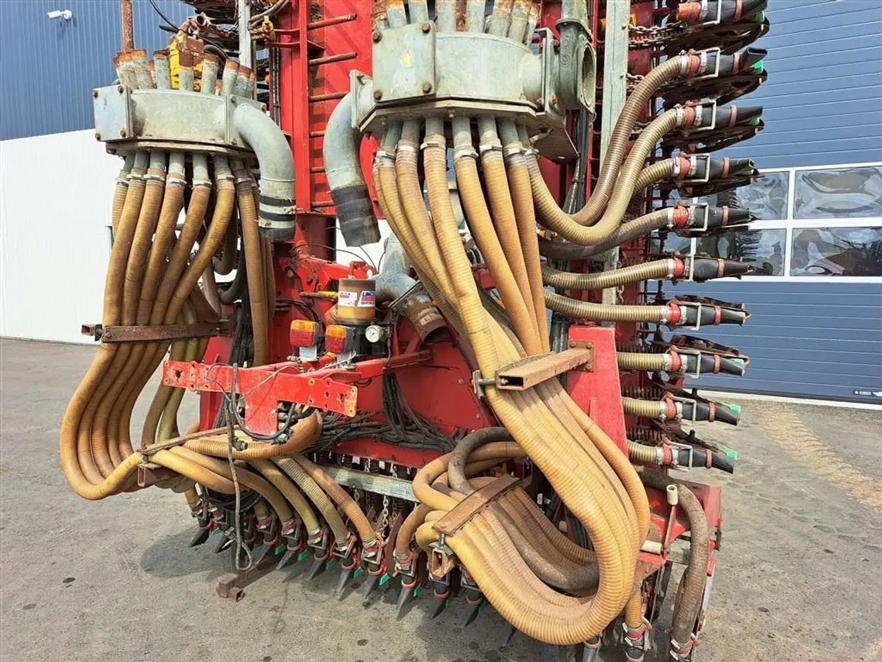Billede 6 - Vredo ZB 12068 Der er 2x spadeventil til tømning af fordeler