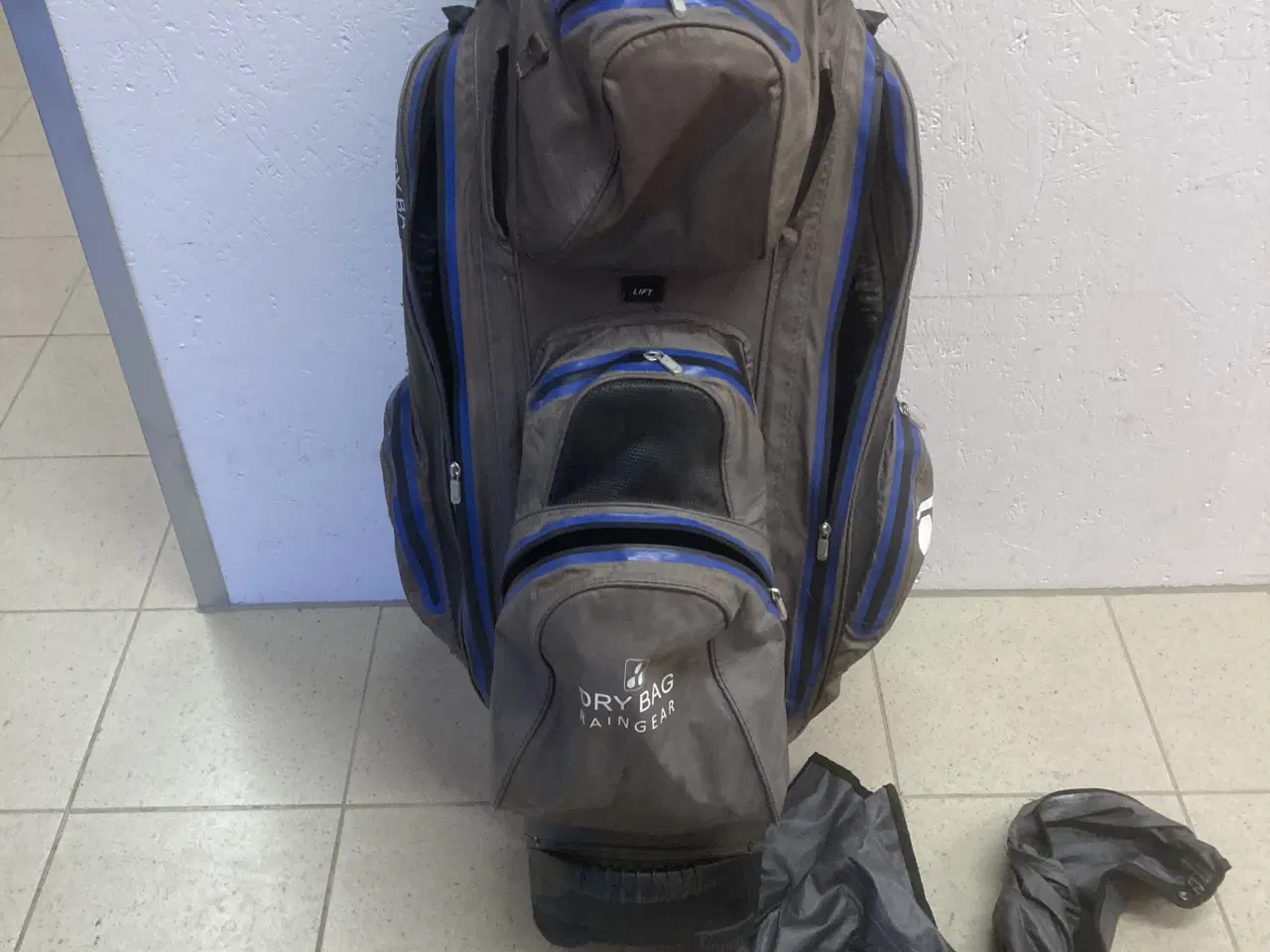 Billede 2 - Flot ( faktisk NY ) BENNINGTON  DRY BAG  , kongen.