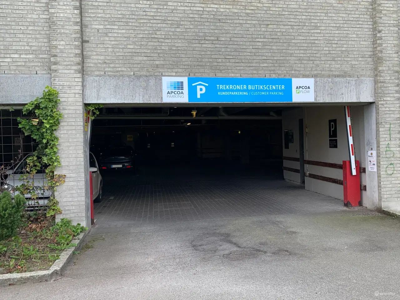 Billede 1 - Trekroner Butikscenter P-kælder