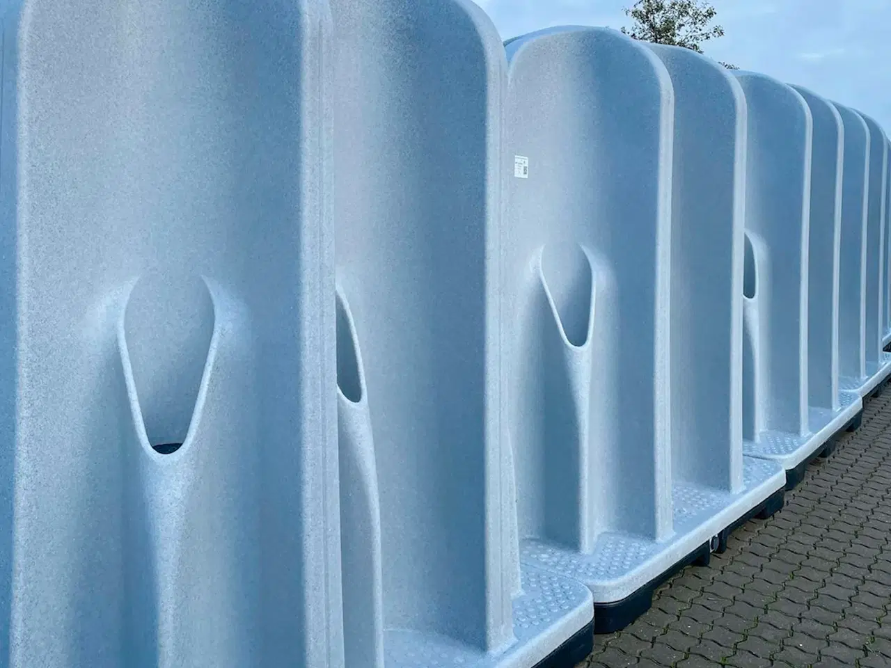 Billede 1 - Type 001: Mobil urinal-pissoir til 6 personer.