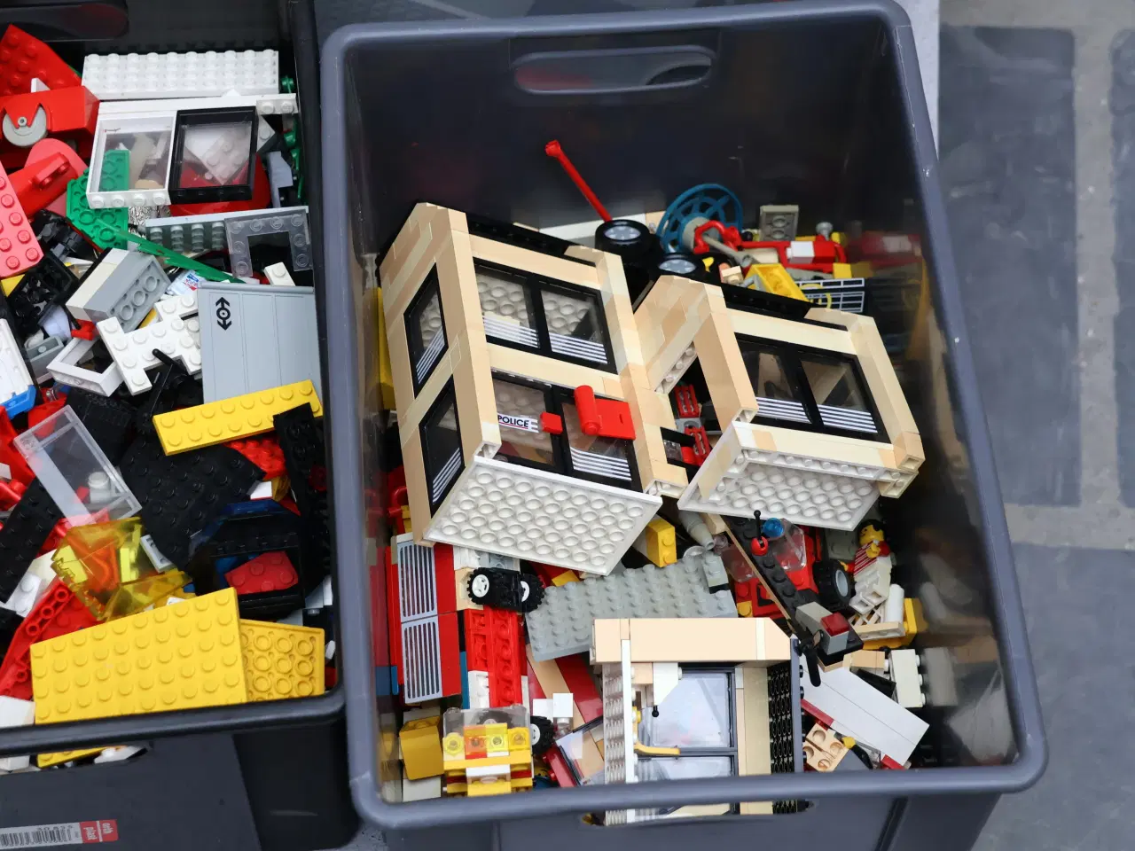 Billede 9 - Masser af LEGO og 5 tomme kasser/æsker.