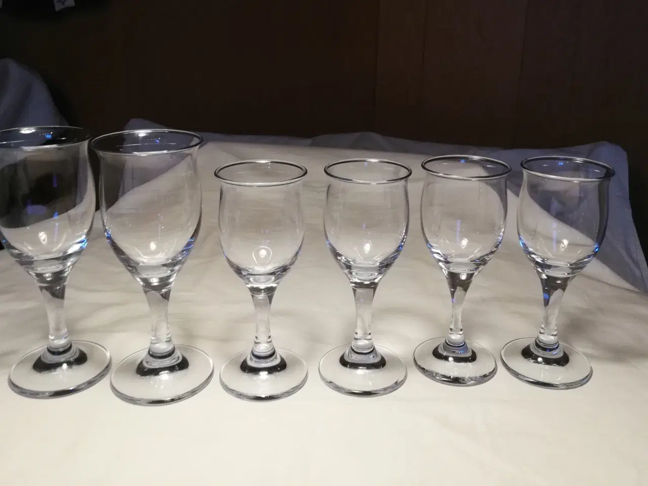 Billede 4 - Ideelle rødvin, øl, hvidvin nogle med blåligt skær