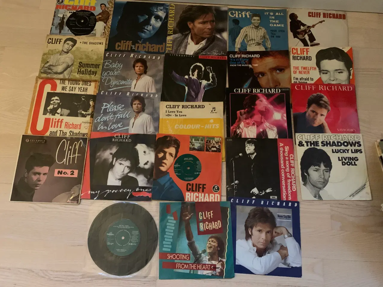 Billede 3 - CLIFF RICHARD MUSIK