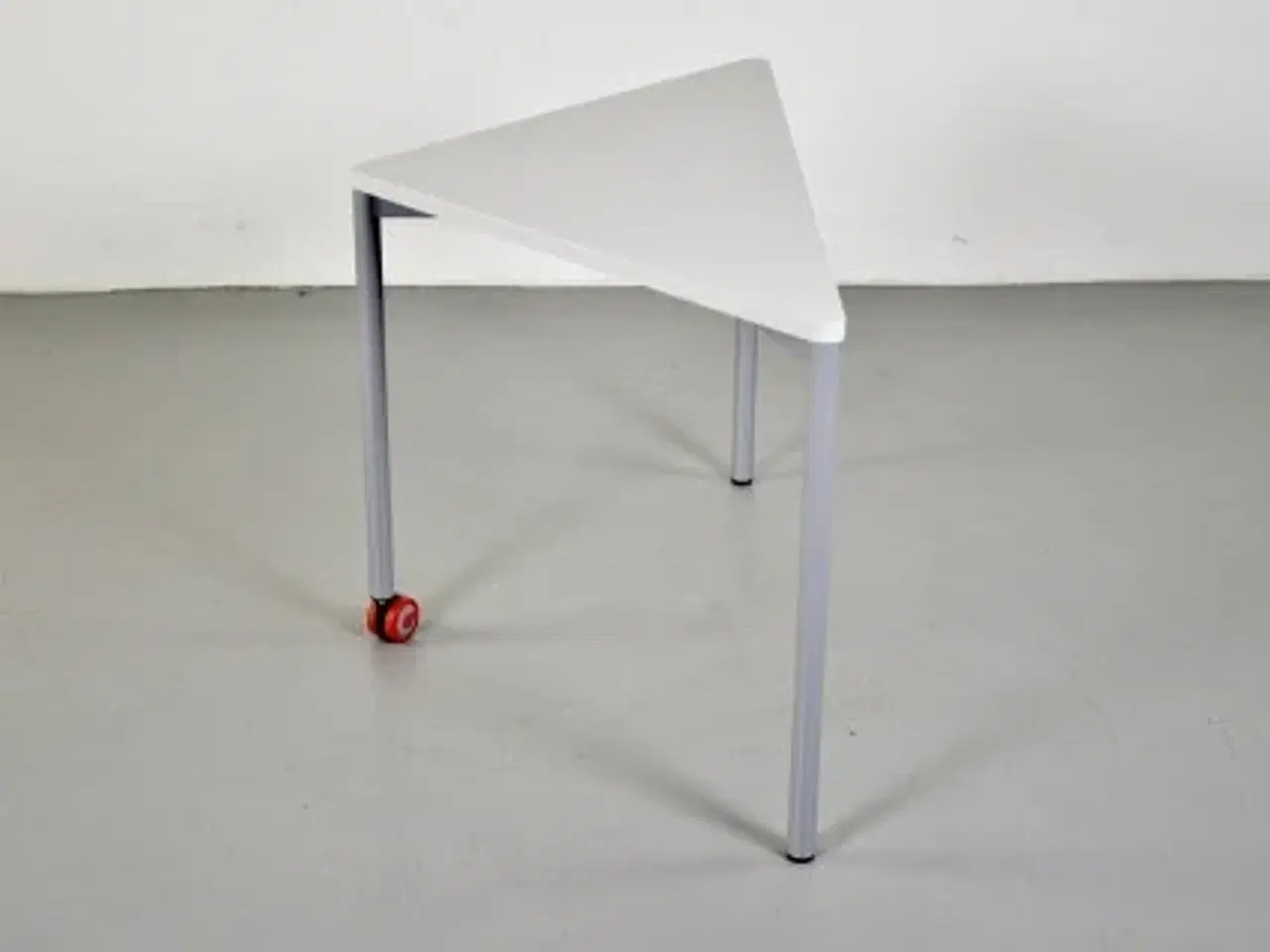 Billede 4 - Hjørnebord med lysegrå laminat