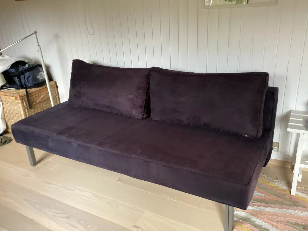 Billede 2 - Sort sovesofa 140x200 udslået