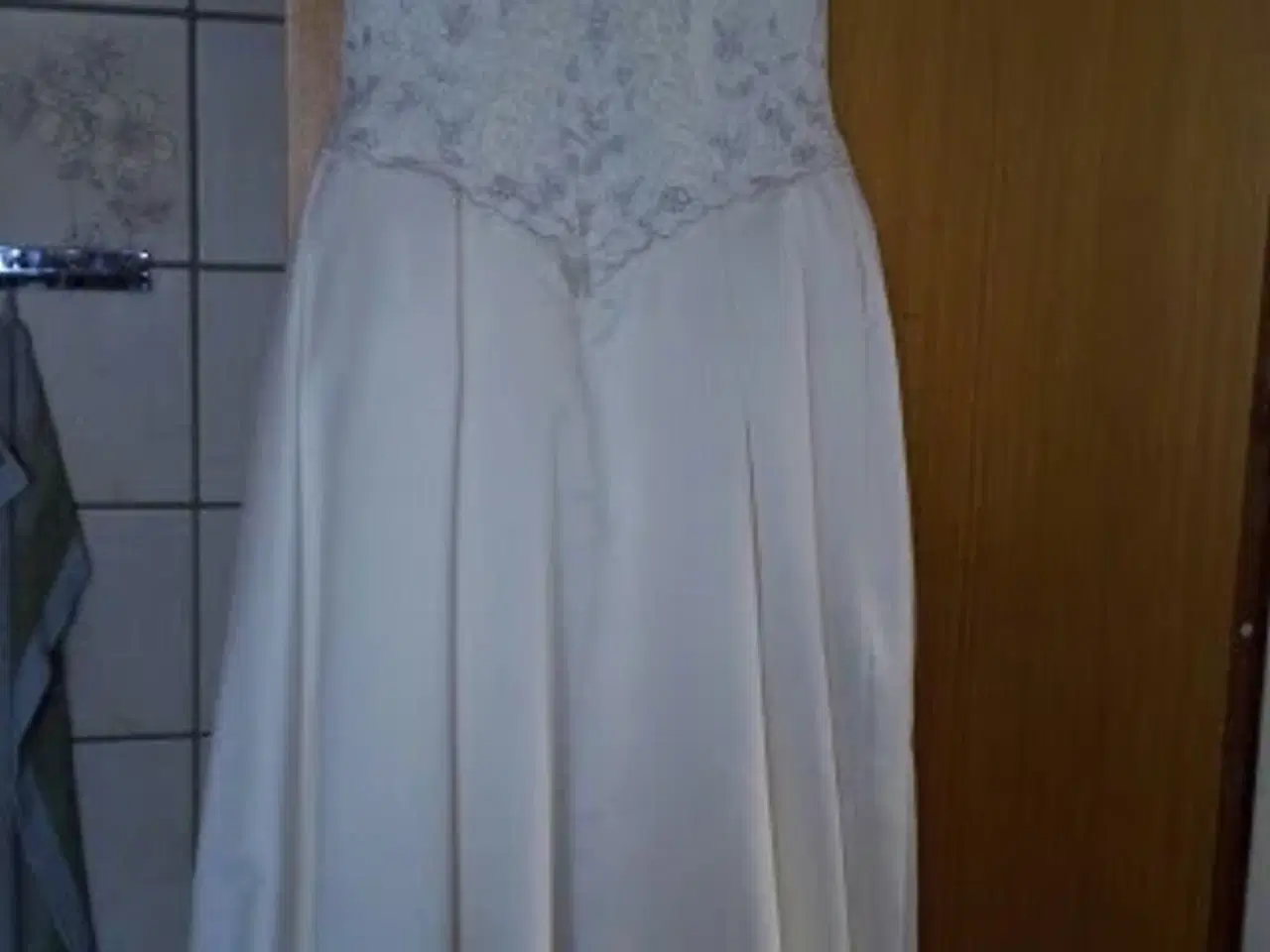 Billede 5 - Brudekjole str e 40 