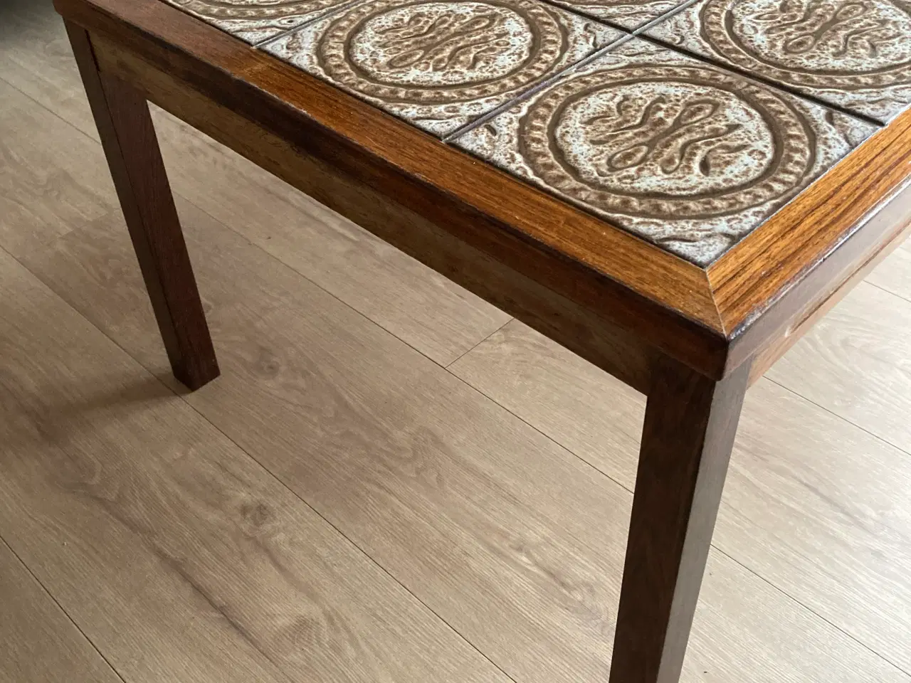 Billede 3 - Kakkelbord til sofa