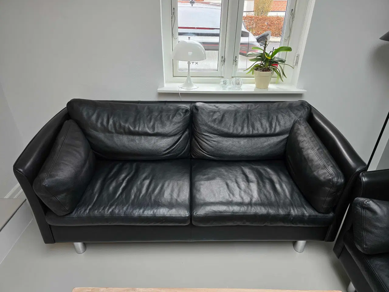 Billede 4 - Lædersofa 2 og 3 personers samt sofabord.