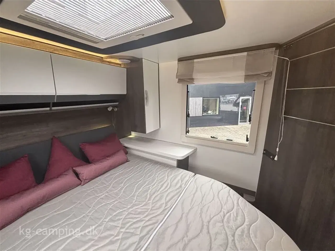 Billede 9 - 2022 - Benimar Amphitryon 998 4400 kg   Kraftfuld helintegreret autocamper med ALDE-varme og masser af komfort!