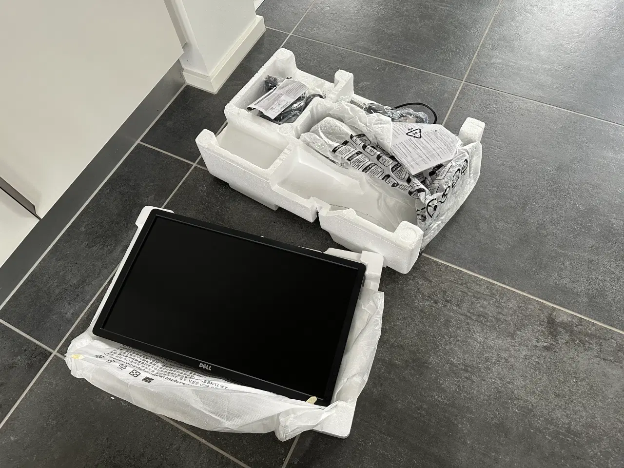 Billede 2 - 23" Dell HD skærm