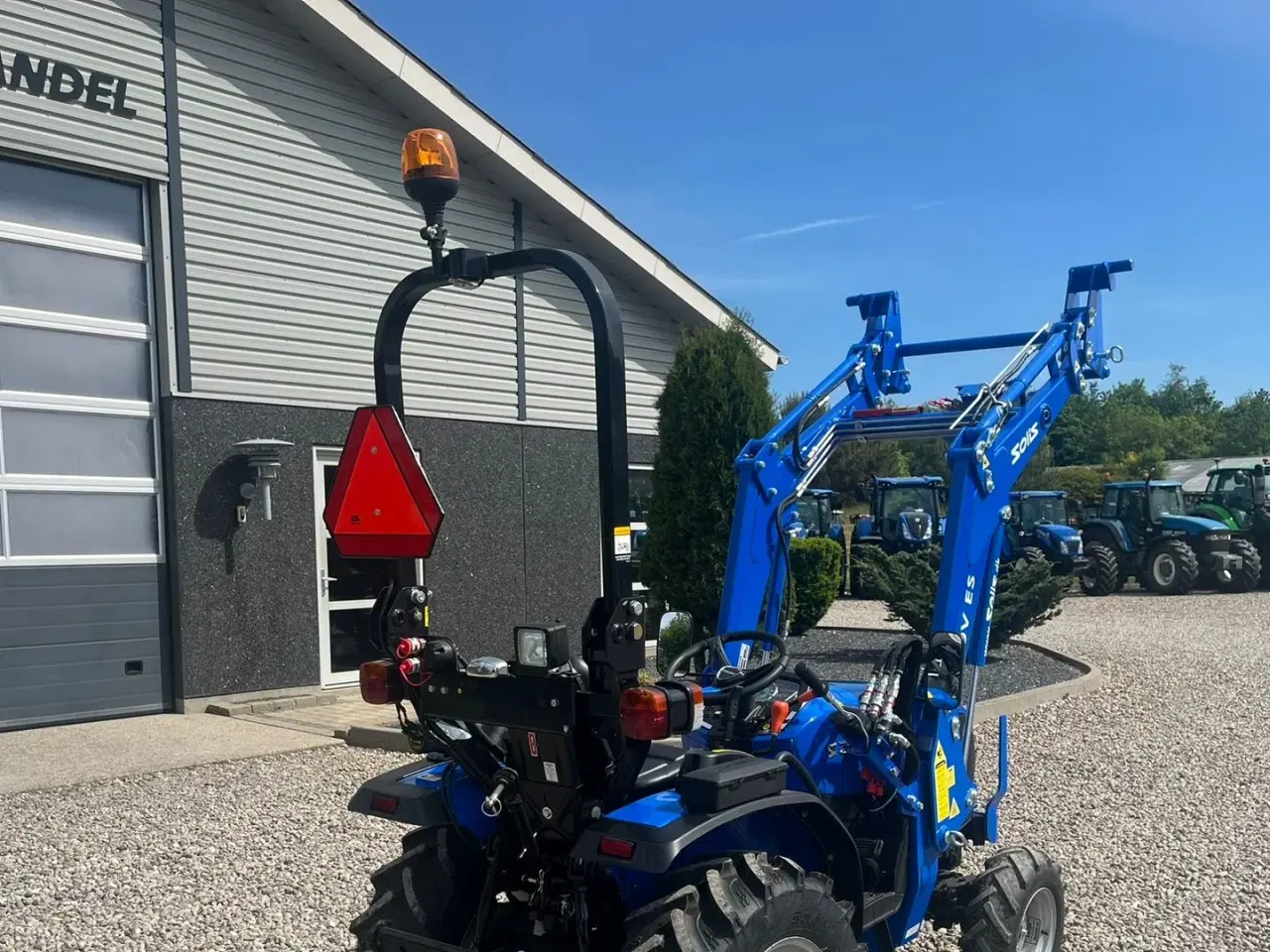 Billede 18 - Solis S26 6+2 gearmaskine med Fuldhydraulisk frontlæsser