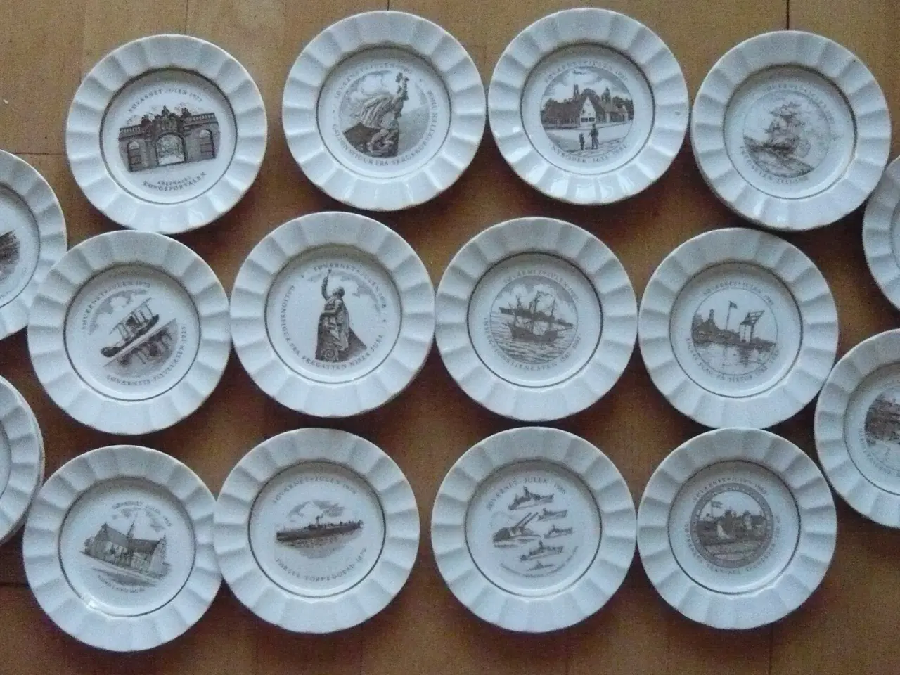 Billede 1 - Royal Copenhagen Søværnets juleplatter