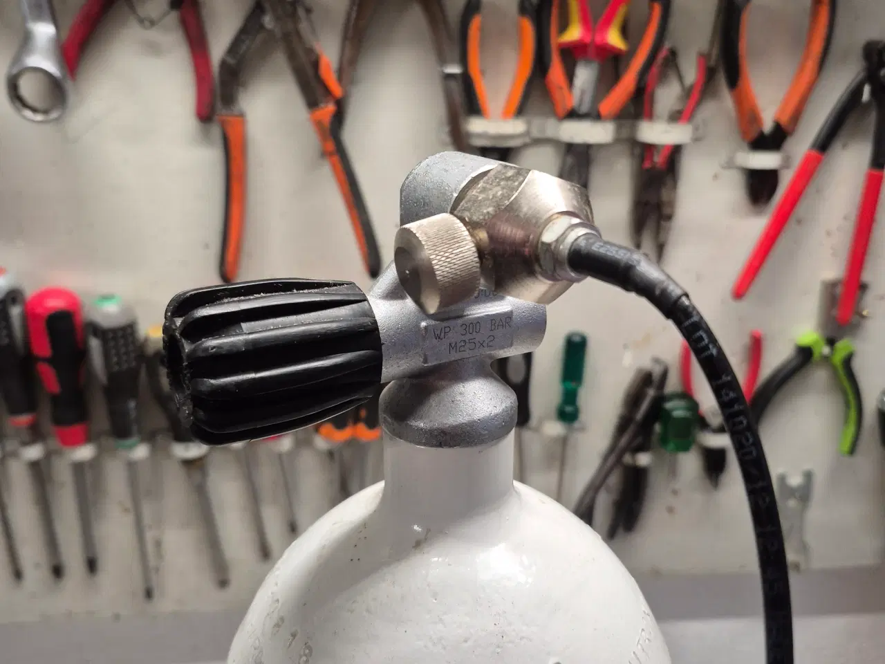 Billede 2 - Vitkovice trykflaske 7 liter stål hvid konverteret