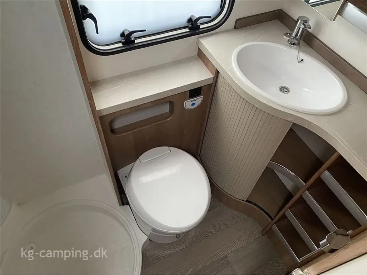 Billede 14 - 2020 - Hobby De Luxe 545 KMF   Velholdt 3-køjers vogn fra Hobby.