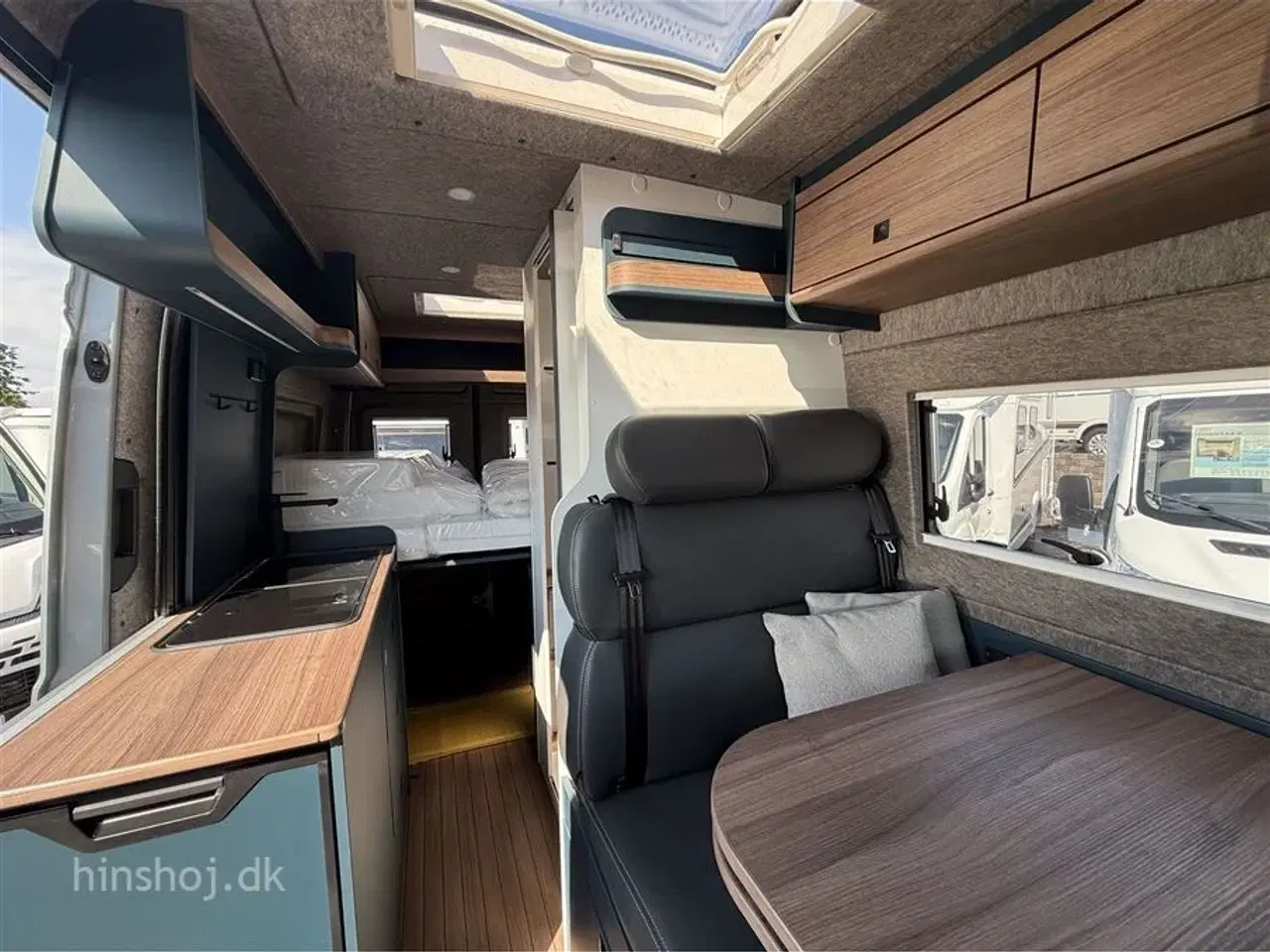 Billede 4 - 2025 - Eriba Car 600 Indium Grey Aut   Den Eksklusive Campervan Fra Eriba Car kan ses hos Hinshøj Caravan