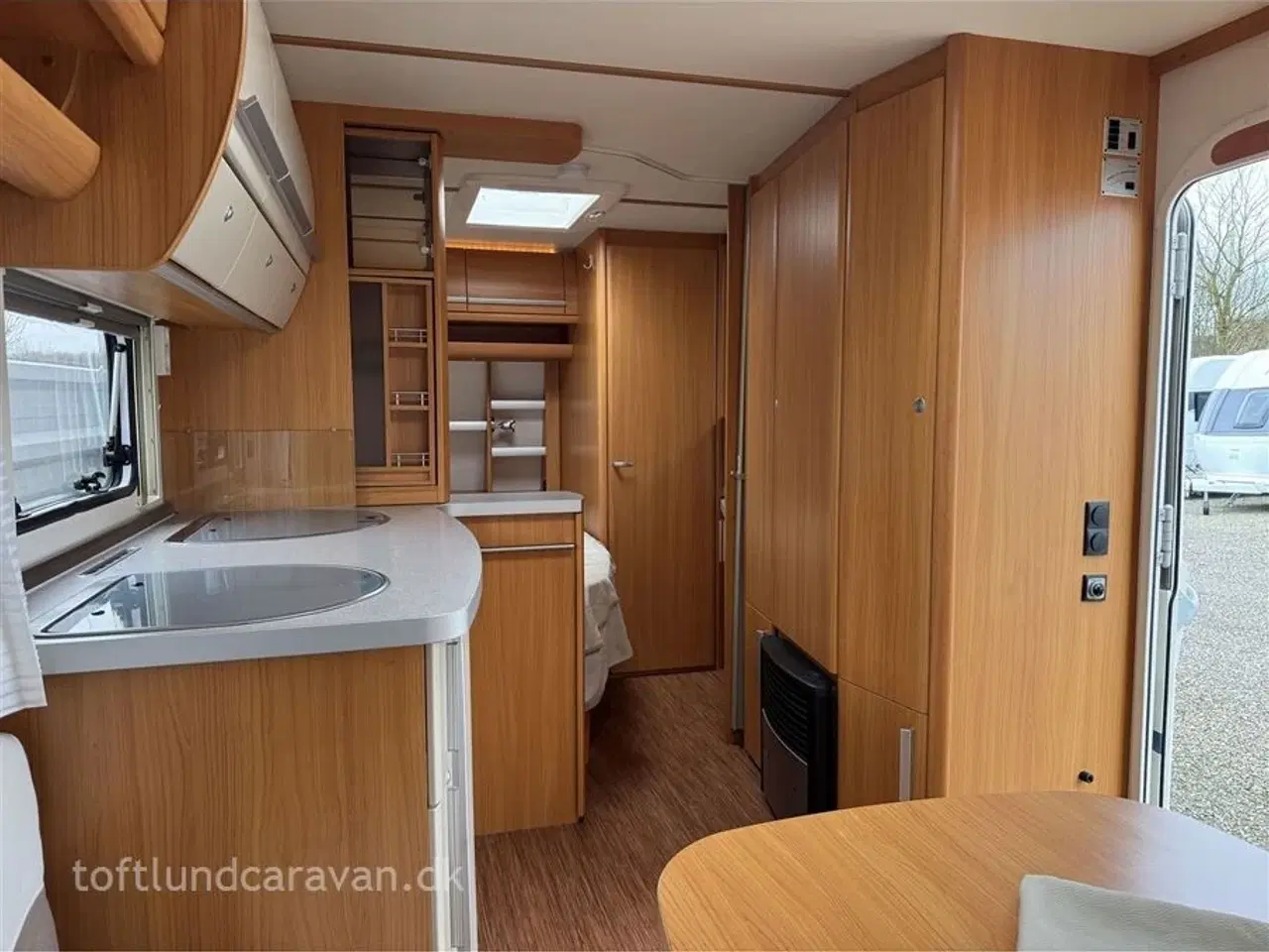 Billede 17 - 2009 - Fendt Saphir Style 510 TFB   Top udstyret  m/MOVER, EL støtteben, Gulvvarme mv. Meget velholdt vogn. Stor lasteevne.