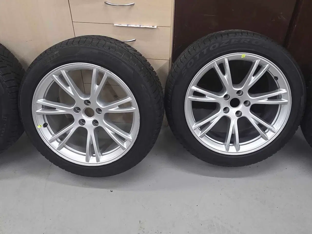 Billede 1 - Originale Tesla vinterhjul 