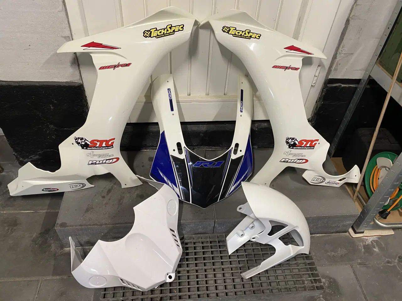Billede 1 - Yamaha R1 plast kit
