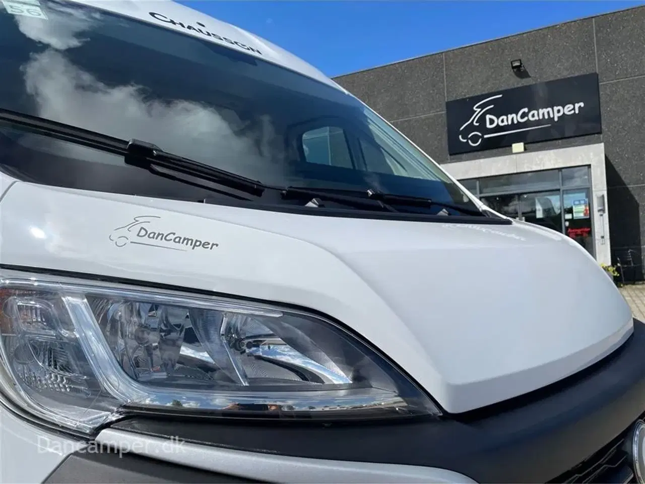 Billede 24 - 2024 - Chausson First Line V594 MAX   Super spændende van med to dobbeltsenge på tværs i køjesystem. 2,2, L motor , 140 HK, solcelle og markise m.m.