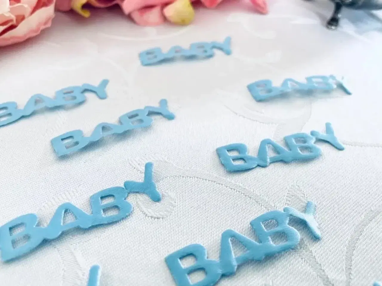 Billede 1 - Baby mærker i lyseblå 13 stk 