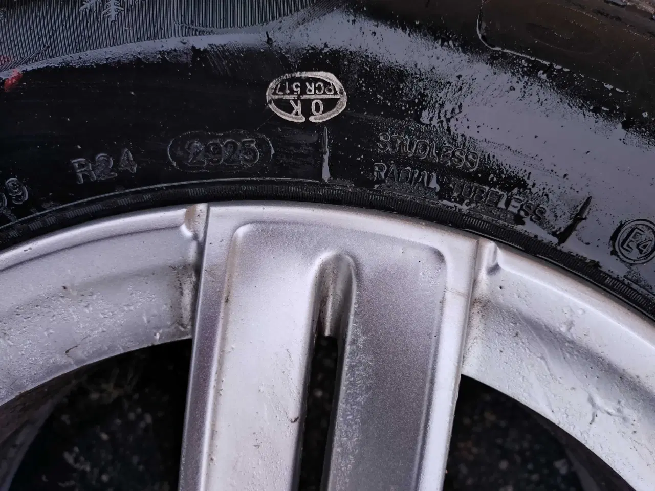 Billede 3 - Vinterdæk på originale alufælger 