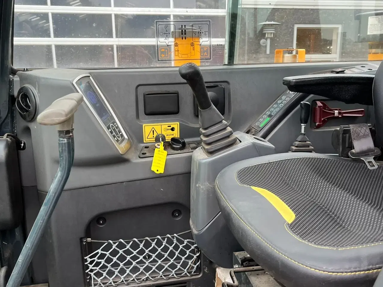 Billede 17 - Hyundai HX55 Med Hydrema skifte og centralsmørring og grab-klo på. Udlejes, også med forkøbsret.