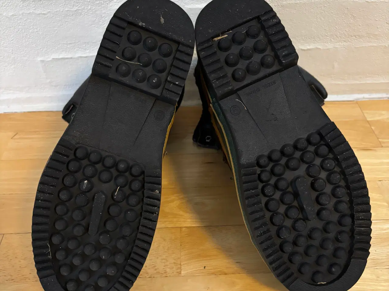 Billede 2 - Duck boots/Isolerede vinterstøvler i størrelse 42-