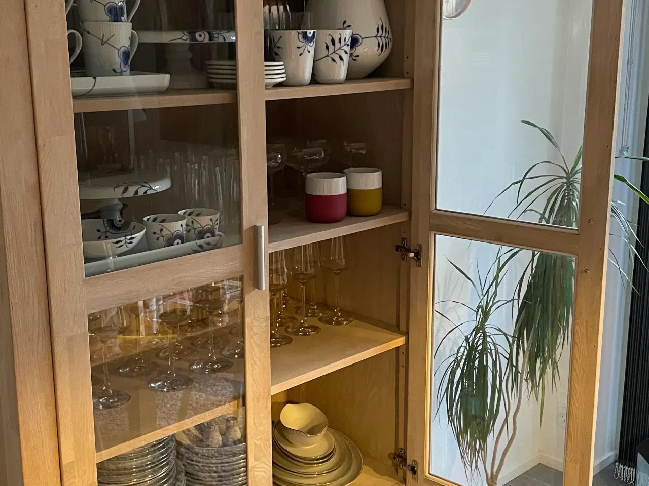 Billede 2 - Vitrineskab fra Ilva